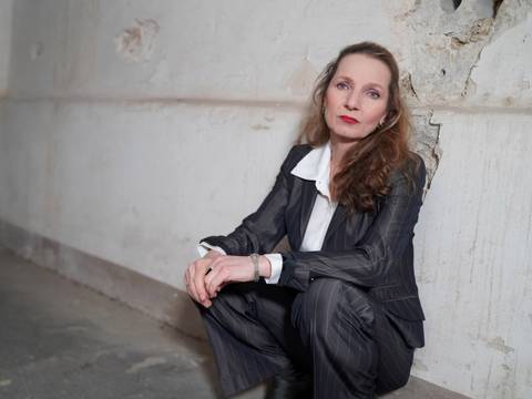 WIR SPIELEN ALLTAG - Mein Leben zwischen Trümmern und Träumen