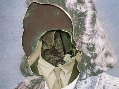 Wer ist Käthe? – Das Bild zeigt eine Portraitfotografie die mittels Collage und Cut Outs verfremdet wurde. Anstelle des Gesichtes überlagern sich verschiedene Aufnahmen.