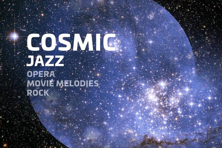 Kosmischer Nebel mit blauem Licht vor Sternenhintergrund.