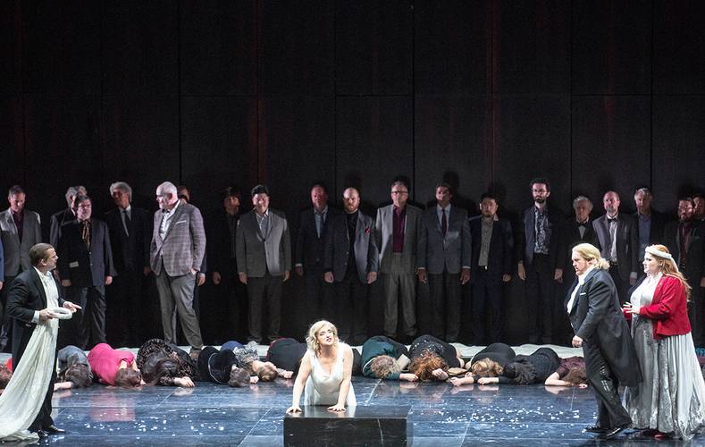 Götterdämmerung – Thomas Lehman als Gunther, Ricarda Merbeth als Brünnhilde, Clay Hilley als Siegfried, Felicia Moore als Gutrune Bernd Uhlig