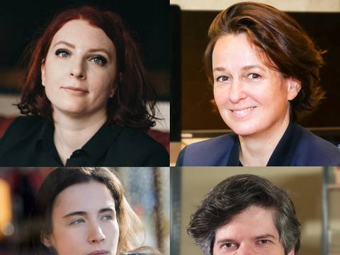  – Vier Portraets: Oben links, Person mit rotem Haar; oben rechts, laechelnde Person; unten links, nachdenkliche Person; unten rechts, Person mit Bart.