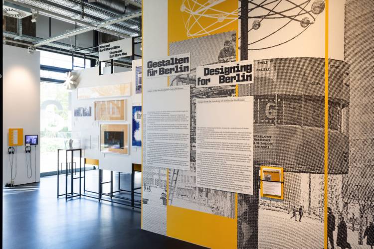 Ausstellungsansicht der Ausstellung "Gestalten für Berlin. Design aus der Kunsthochschule Berlin-Weißensee" – Ausstellungsansicht der Ausstellung "Gestalten für Berlin. Design aus der Kunsthochschule Berlin-Weißensee"