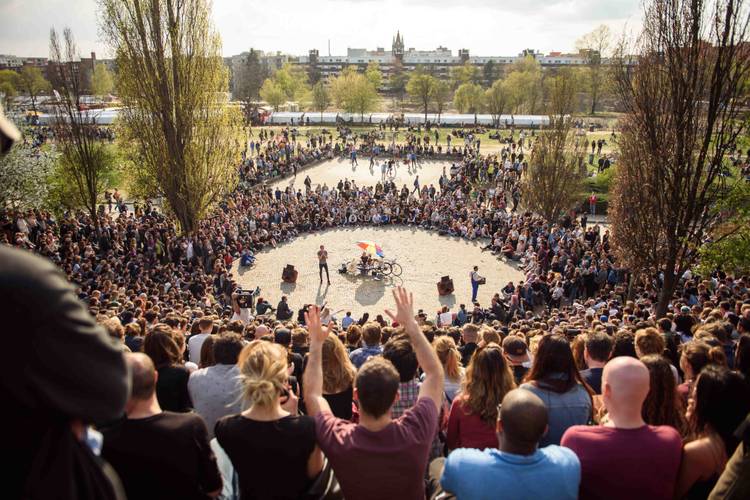 Karaoke im Mauerpark