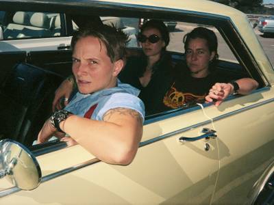 In meinem Chevy Nova, Ace Driving, 1997 © Chloe Sherman