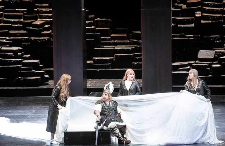 Götterdämmerung – Lea-ann Dunbar als Woglinde, Karis Tucker als Wellgunde, Lindsay Ammann als Floßhilde, Clay Hilley als Siegfried Bernd Uhlig