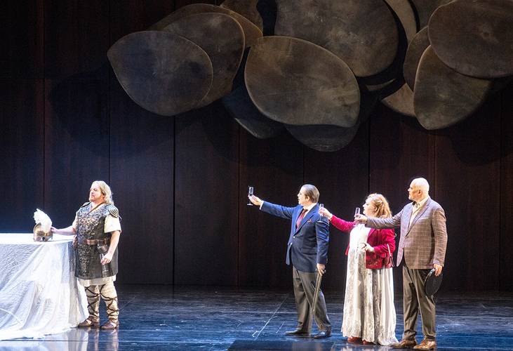 Götterdämmerung – Clay Hilley als Siegfried, Thomas Lehman als Gunther, Felicia Moore als Gutrune, Albert Pesendorfer als Hagen Bernd Uhlig