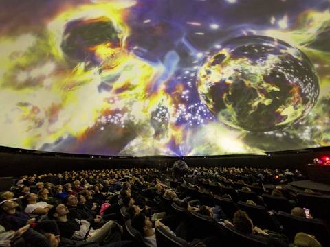 Aufnahme im Planetariumssaal – Aufnahme im Planetariumssaal