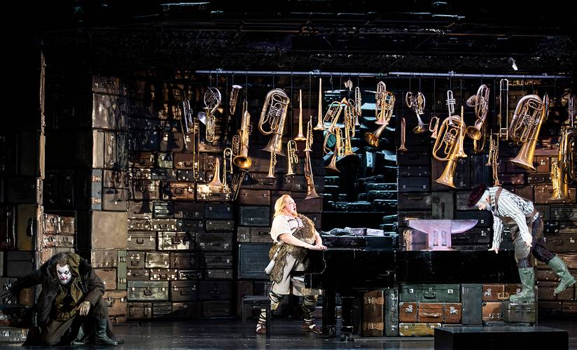 Siegfried – Clay Hilley als Siegfried, Ya-Chung Huang als Mime, Jordan Shanahan als Alberich Bernd Uhlig