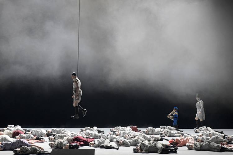 A Midsummer Night’s Dream – u. a. Jami Reid-Quarrell als Puck Bettina Stöß