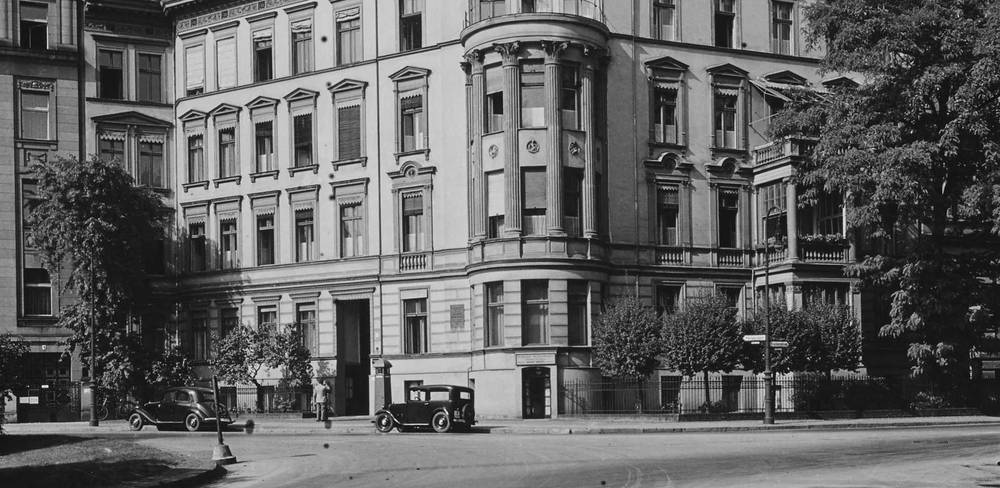 Das Haus Matthäikirchstraße 4, heute Piazzetta des Kulturforums