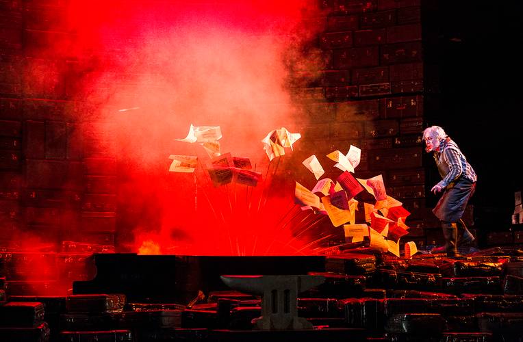 Siegfried – Ya-Chung Huang als Mime Bernd Uhlig