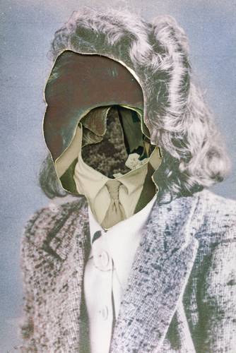 Wer ist Käthe? – Das Bild zeigt eine Portraitfotografie die mittels Collage und Cut Outs verfremdet wurde. Anstelle des Gesichtes überlagern sich verschiedene Aufnahmen.