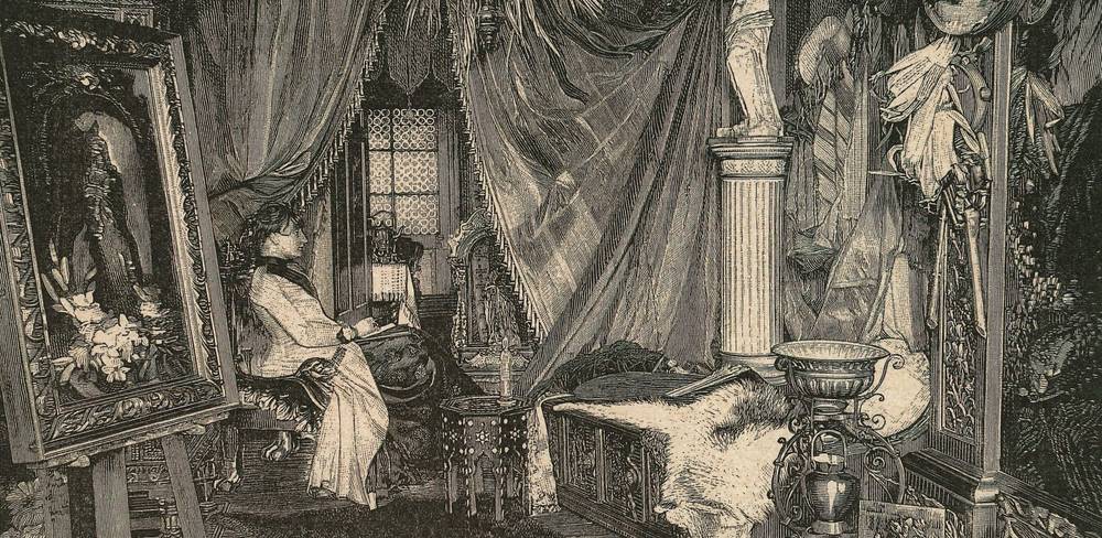 Hermione von Preuschen in ihrem Münchner Atelier, Findlingstr. 44, 1889, Druckgrafik (aus der Zeitschrift „Vom Fels zum Meer“, Oktober 1889, Spalte 235-237). – Schwarz-Weiß-Radierung eines opulenten Raumes. Person in einem Stuhl mit Buch, umgeben von Gemälden, Skulpturen und Draperien.