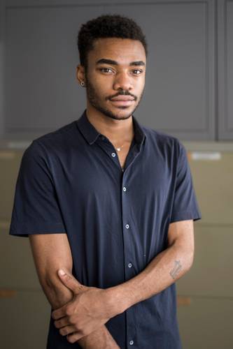 Porträt von Logan February – Porträt von Logan February