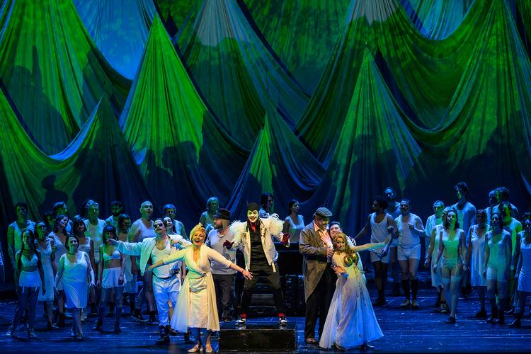 Das Rheingold – Thomas Lehman als Donner, Kieran Carrel als Froh, Thomas Blondelle als Loge, Albert Pesendorfer als Fasolt, Tobias Kehrer als Fafner, Annika Schlicht als Fricka, Martina Welschenbach als Freia Bettina Stöß