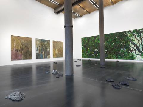  – Installation view: andreas eriksson in dialogue with kim chong hak, painting the path, neugerriemschneider, Berlin. Courtesy the artists and neugerriemschneider, Berlin. Photo: Jens Ziehe, Berlin