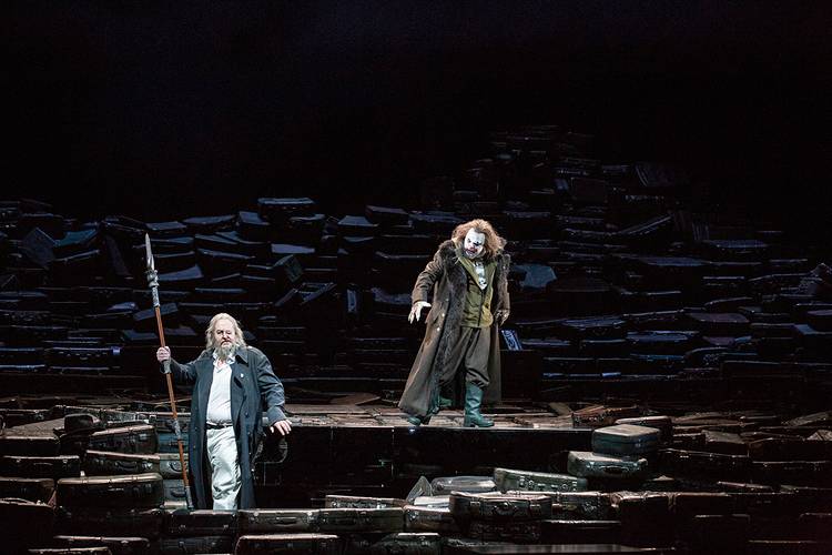 Siegfried – Iain Paterson als Der Wanderer, Jordan Shanahan als Alberich Bernd Uhlig