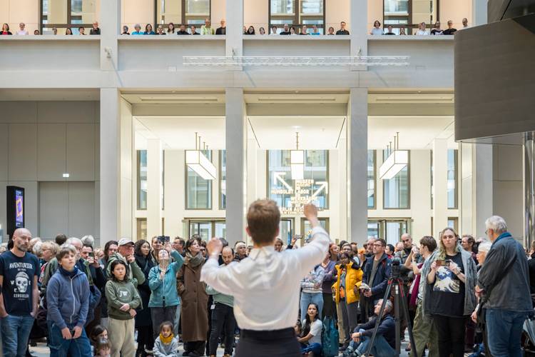 „180 Stimmen“ – Gemeinsamer Auftritt aller Chöre bei Vielstimmig II – „180 Stimmen“ – Gemeinsamer Auftritt aller Chöre bei Vielstimmig II