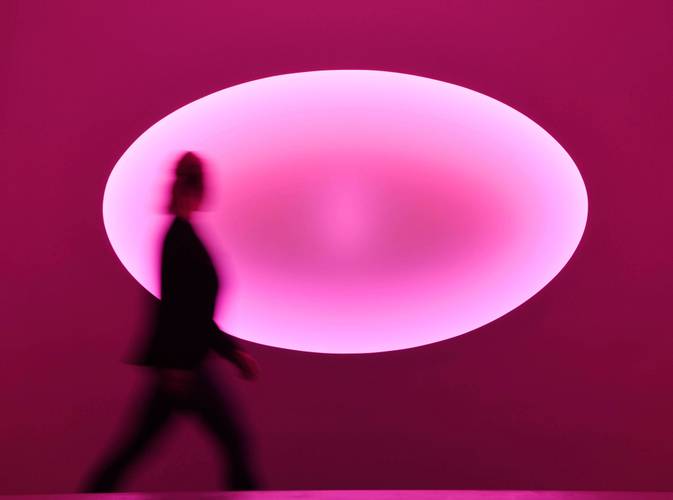 Curved Elliptical Glass aus dem Jahr 2018 von dem US-amerikanischen Künstler James Turrell (Archiv)