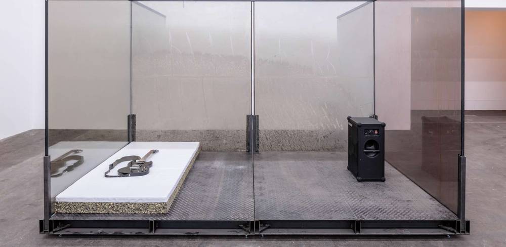 Ausstellungsansicht “Museum in Bewegung. Eine Sammlung für das 21. Jahrhundert”, Hamburger Bahnhof - Nationalgalerie der Gegenwart, abgebildet: Anne Imhof, Room IV, 2021