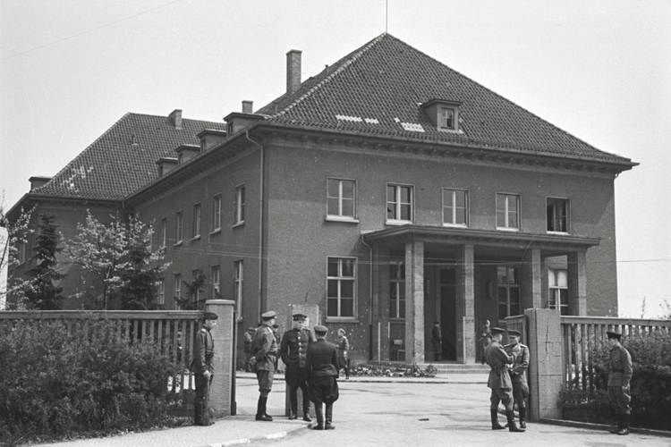 Ort der bedingungslosen Kapitulation der Wehrmacht, ehemaliges Offizierskasino der Pionierschule I, in Berlin-Karlshorst, 8. Mai 1945 – Ort der bedingungslosen Kapitulation der Wehrmacht, ehemaliges Offizierskasino der Pionierschule I, in Berlin-Karlshorst, 8. Mai 1945