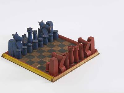 Alexander Calder, Schachspiel, um 1944, Holz, bemalt, 45,7 x 45,7 cm (Brett), Calder Foundation, New York; Mary Calder Rower Bequest, 2011