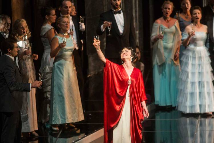 La Traviata – Elena Tsallagova als Violetta Valéry, Gideon Poppe als Gaston