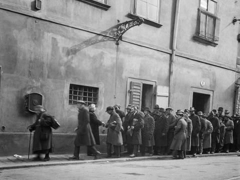 Edith Tudor-Hart, »Suppenausgabe«, Wien, 1931 © Estate of W. Suschitzky, courtesy Fotohof