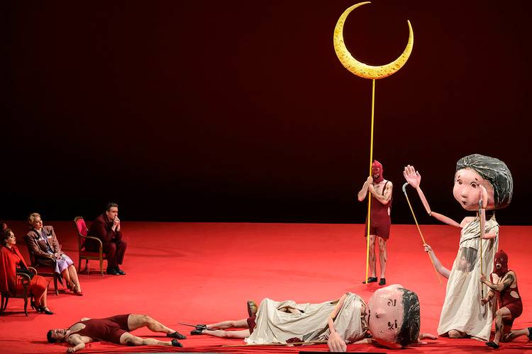 A Midsummer Night’s Dream – Lucy Baker als Hippolyta, Thomas Cilluffo als Lysander, Anna Werle als Hermia, Patrick Guetti als Bottom, Kangyoon Shine Lee als Flute Bettina Stöß