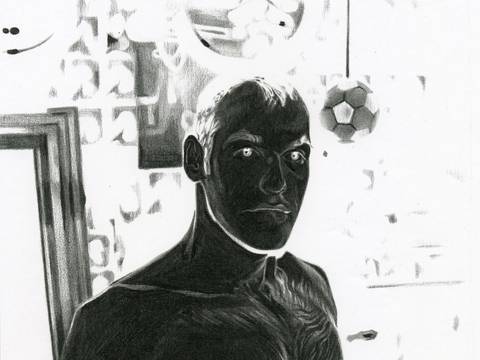 Marc Brandenburg, Ohne Titel, 1998 – Invertierte schwarz-weiß-Zeichnung von Marc Brandenburg, die eine oberkörperfreie, männlich gelesene Person zeigt. Die Person blickt, den Oberkörper leicht zur Seite geneigt, direkt zu den Betrachtenden.