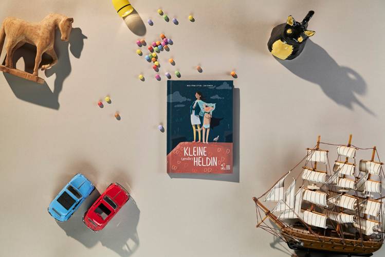 Cover zum Bilderbuch "Kleine (große Heldin)" von Laura Bednarski, 2. Auflage – Cover zum Bilderbuch "Kleine (große Heldin)" von Laura Bednarski, 2. Auflage