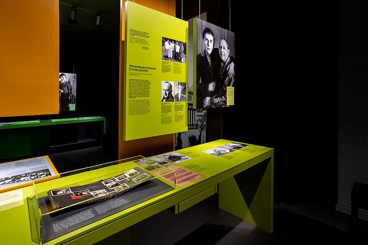 Gedenkstätte Stille Helden, Blick in die Dauerausstellung