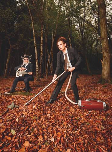 Nessi Tausendschön mit William Mackenzie - Rumeiern – Carsten Bockermann