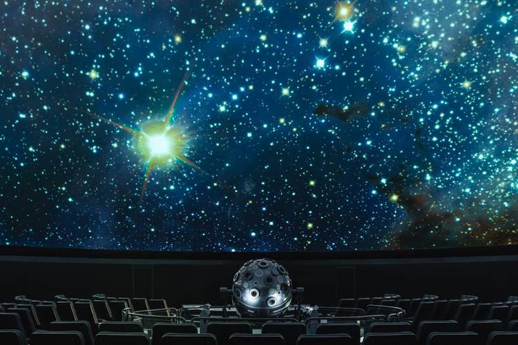 Dunkelwolken im Planetariumssaal des Zeiss-Großplanetariums – Dunkelwolken im Planetariumssaal des Zeiss-Großplanetariums | © SPB, Foto: Natalie Toczek