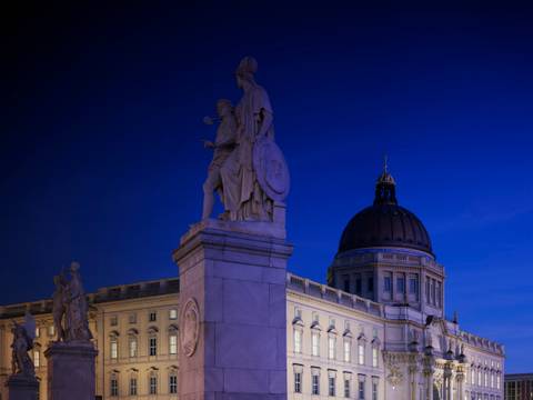 Blick auf die Westfassade – Blick auf die Westfassade