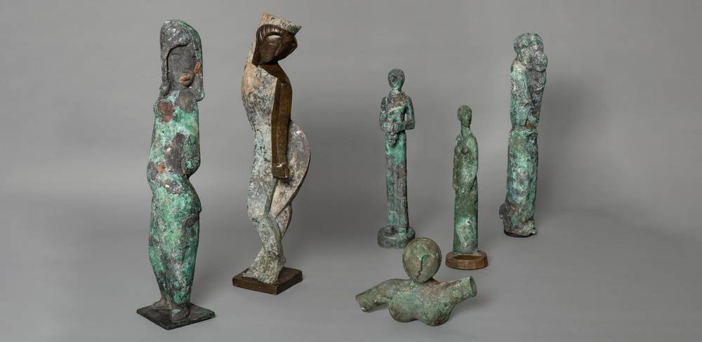 Otto Baum, „Stehendes Mädchen“, 1930; Marg Moll, „Tänzerin“, um 1930; Naum Slutzky, „Weibliche Büste“, um 1930; Karl Ehlers, „Mädchen mit Traube“, 1933; Gustav H. Wolff, „Stehende Gewandfigur“, 1925; Karl Knappe, „Hagar“, 1923 (v.l.n.r.)