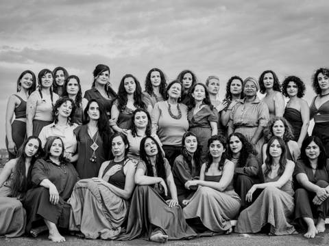 Canto Diaspora – Schwarzweiß-Foto eines Frauenchors