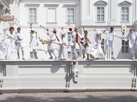 Artistokraten vor dem dem Schloss Oranienburg – Artistokraten vor dem dem Schloss Oranienburg