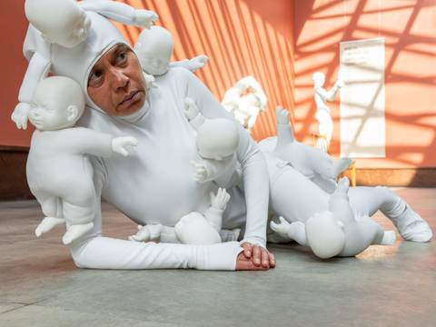 Aufführung der Performance "The Mitochondrial Eve" (2025) von Lilibeth Cuenca im Vigeland Museum in Oslo, Norwegen – Aufführung der Performance "The Mitochondrial Eve" (2025) von Lilibeth Cuenca im Vigeland Museum in Oslo, Norwegen