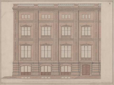 Schinkel, Karl Friedrich und Stier, Gustav: Bauakademie. Aufriss von vier Jochen der Hauptfassade, 1831, 2011 – Architektonische Zeichnung eines vierstöckigen Gebäudes mit symmetrischem Design. Sechs große Fensterreihen, eine Tür rechts, Erdgeschoss mit Steinoptik.