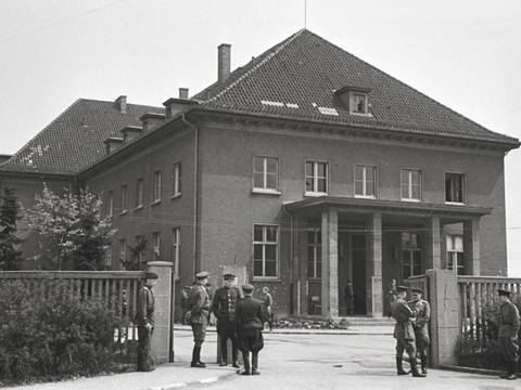 Ort der bedingungslosen Kapitulation der Wehrmacht, ehemaliges Offizierskasino der Pionierschule I, in Berlin-Karlshorst, 8. Mai 1945 – Ort der bedingungslosen Kapitulation der Wehrmacht, ehemaliges Offizierskasino der Pionierschule I, in Berlin-Karlshorst, 8. Mai 1945
