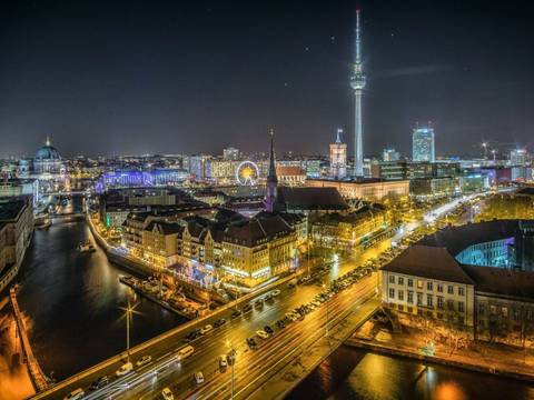 Das alte Berlin bei Nacht. – Nachtaufnahme des alten Berlin