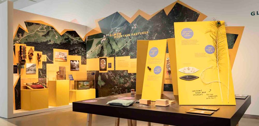 Ausstellungsansicht "Die Berge Tirols" im Museum Europäischer Kulturen. Foto: Staatliche Museen zu Berlin, Museum Europäischer Kulturen / Miriam Lotz