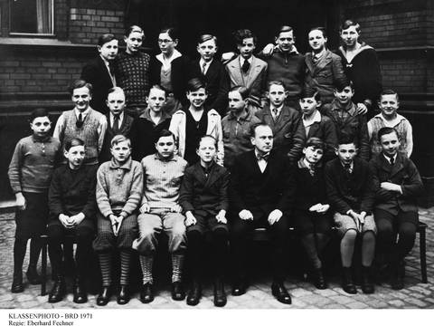 © Deutsche Kinemathek – Ein Klassenfoto des Lessing-Gymnasiums aus dem Jahr 1933. Die Klasse besteht nur aus Jungen.
