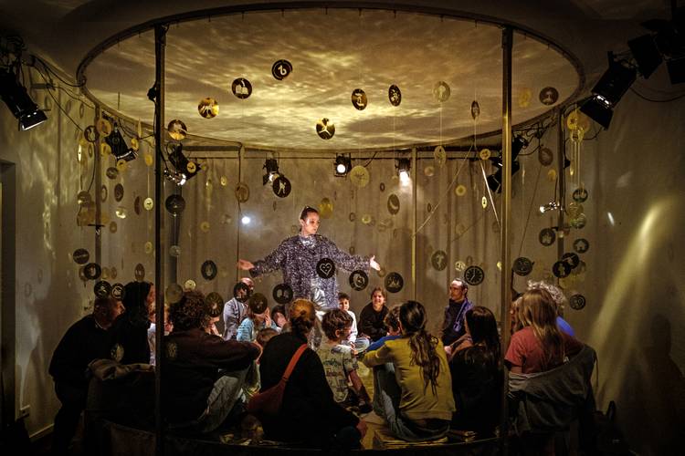 جنية Dschinnīya