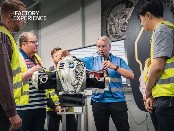 Guided tour of the BMW Group motorcycle plant in Berlin | BMW Motorrad Welt   Berlin.de