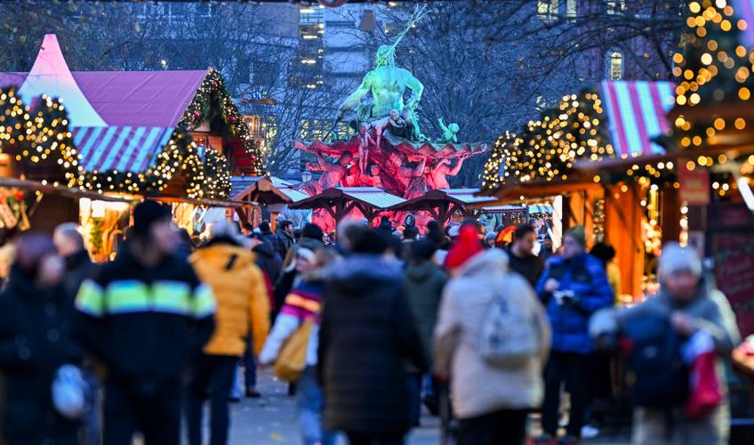 Weihnachtsmarkt am Roten Rathaus