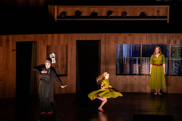 Salome – u. a. Ursula Hesse von den Steinen als Herodias, Jennifer Holloway als Salome