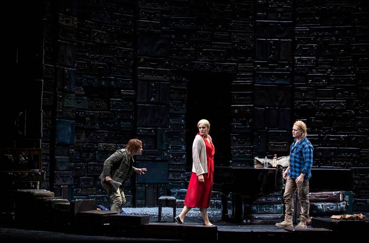 Die Walküre – Eric Naumann als Hundingling, Lise Davidsen als Sieglinde, Brandon Jovanovich als Siegmund Bernd Uhlig