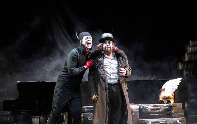 Das Rheingold – Thomas Blondelle als Loge, Markus Brück als Alberich Bernd Uhlig